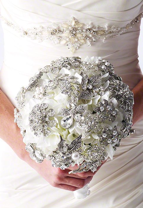 Brooch bouquet- cropped